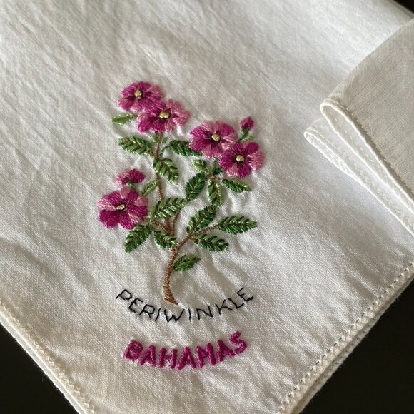 Vintage Set (4) Bahamas Embroidered Flowers Napkins - Picture 3 of 7